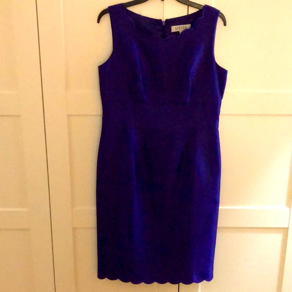 Kasper fully lined purple shiny polyester dress, neck and bottom detail.